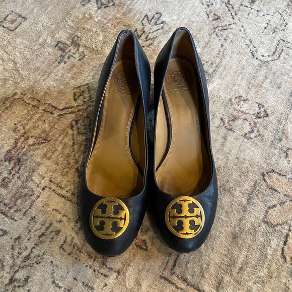 Tory Burch Chelsea Pump in Tory Navy Napa Leather SZ 8 Minimalist Classic GUC - Picture 4 of 10